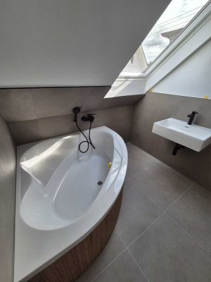 FREI - SALONWALD - SANIERT - KEINE PROVISION!