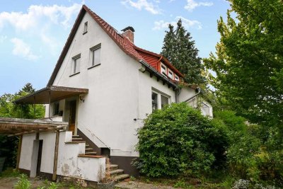 Einfamilienhaus auf großem Grundstück!