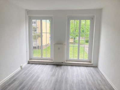 Frisch renoviert - zwei Zimmer in RSL!