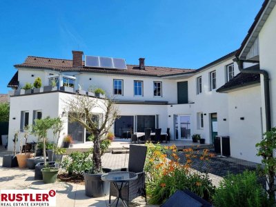 Großzügiges Einfamilienhaus mit separater Wohneinheit &amp; Pool