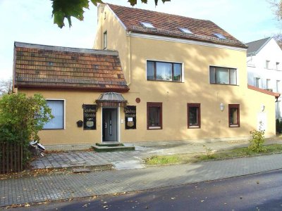 Attraktives Wohn- und Geschäftshaus mit soliden Mieteinnahmen und Eigennutzungsmöglichkeit