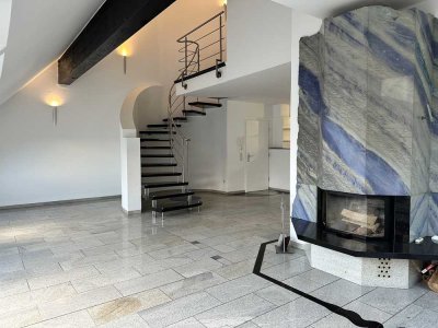 Hochwertige Maisonettewohnung auf zwei Ebenen mit Kamin und wunderschöner Terrasse – provisionsfrei