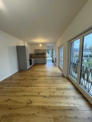 Hochwertig ausgestattete Maisonette-Wohnung mit Dachterrasse & EBK!