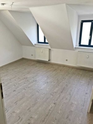 Schöne 2-Raum-Wohnung mit Spitzboden in Naumburg