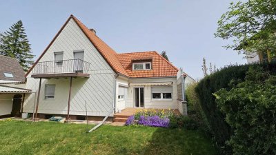 Renovierungsbedürftiges Haus auf 770 m² großem Grundstück in Germering