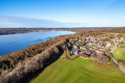 Neubau: Mittelhaus mit privater Liegeinsel in idyllischer Lage und Seeblick