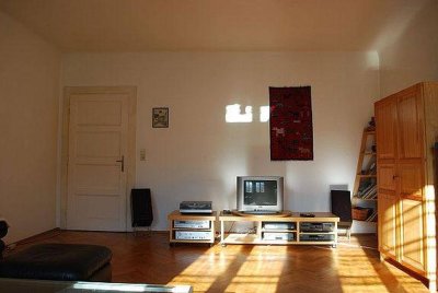 Schöne 2‑Zimmer‑Altbauwohnung mit Loggia am Hasnerplatz – ab April zu mieten