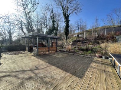 Die Sonne auf der Terrasse genießen - geräumige 4-Zimmer-Wohnung mit großem Freisitz