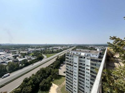 Große Penthouse Dachterrasse mit Ausblick auf die Frankfurter Skyline!