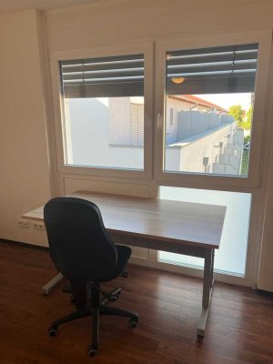 1 Raum Wohnung Zentral mit EBK
