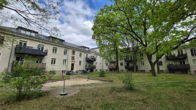 Helle, moderne Dachgeschosswohnung mit Süd-Terrasse