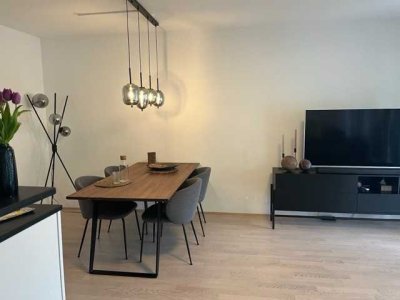 Gehobene 3-Zi-Wohnung in Bogenhausen mit offener Einbauküche und Südloggia
