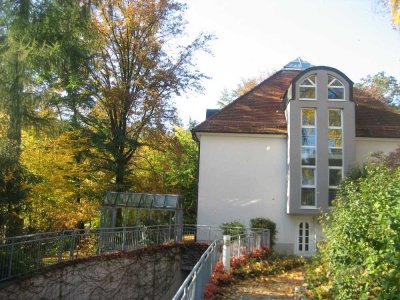 2-Zimmerwohnung, Balkon, Küche, Bad mit Fenster, Keller
