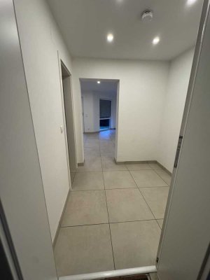 Neuwertig nach Sanierung: schöne 1-Zimmer-Wohnung mit EBK, Terrasse u. großem Garten in Worms