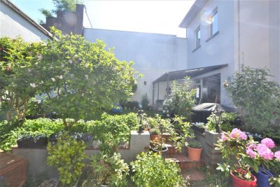 IMWRC – Ruhig und doch zentral! Solingen-Mitte bietet MFH mit Anbau, Garten & Garagenhof!