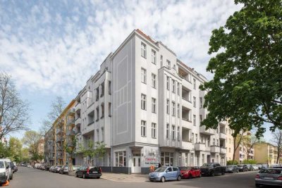 zum Wohnen und teilgewerblich: Großzügiges 4-Zimmer Gewerbe in Berlin Neukölln