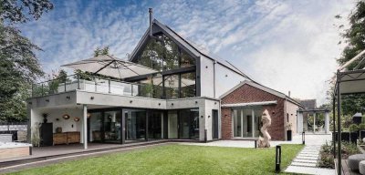 Villa mit zwei autarken Wohneinheiten.
High-End-Ausstattung in begehrter Bestlage von Münster.