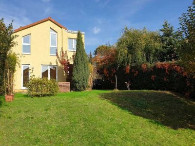 DHH OHNE PROVISION, ca.30 Min bis Stadtmitte, Garten, Carport, NEU RENOVIERT, S-Bahn nah