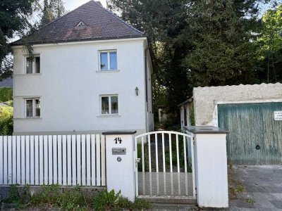 Freistehendes Einfamilienhaus mit Entwicklungspotenzial in München-Harlaching