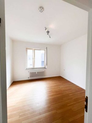 WG-Zimmer in Kornwestheim – große Wohnküche & sofort frei! Zentrale Lage (2)