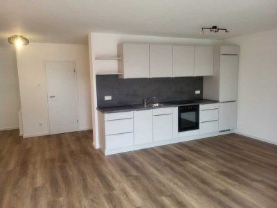 Neuwertige 3-Zimmer-Wohnung (Bj 2023) mit eig. Terrasse und Garten, 900 Euro, zzgl. 30 pro Stellpl.