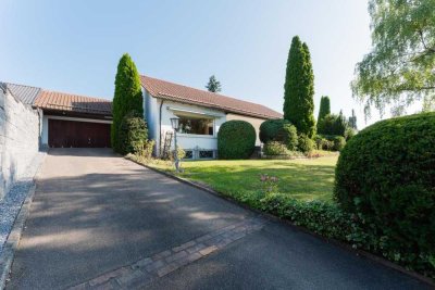 Einfamilienwohnhaus mit ausbaubarem Dachgeschoss und Doppelgarage,  Göppingen