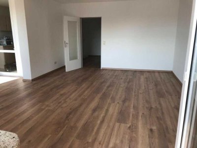 Modernisierte 2-Raum-Wohnung mit Balkon und Einbauküche in Braunschweig