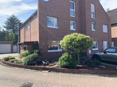 Bergkamen-Mitte: Moderne DHH mit PV-Anlage (12 kWp), Wintergarten & Garten - bezugsfrei