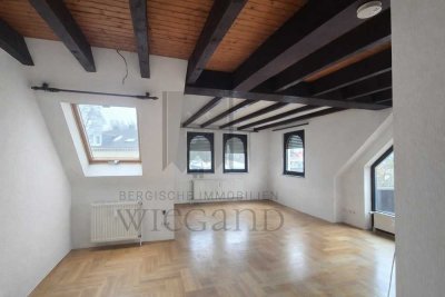 Burgflair trifft Weitblick  - Residieren in einer außergewöhnlichen Maisonette-Wohnung