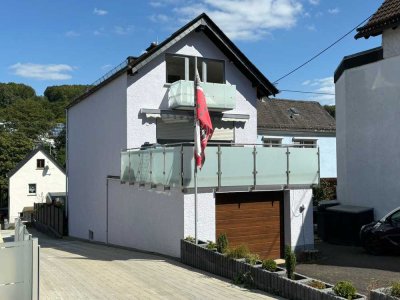 Einfamilienhaus / Wohnung - Terasse, Garage - reserviert