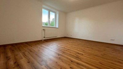 *** Das ist etwas für Sie! Attraktive Altbauwohnung in grüner Lage! ***