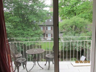 Helle, 2 Zi.-Wohnung mit Balkon und Wohnküche