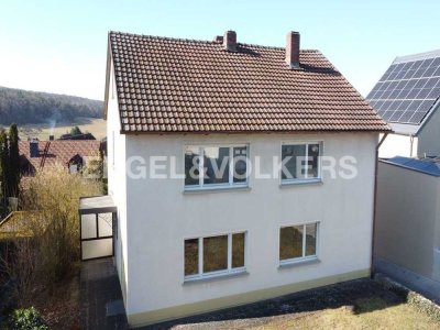 solides Zweifamilienhaus  mit Potential