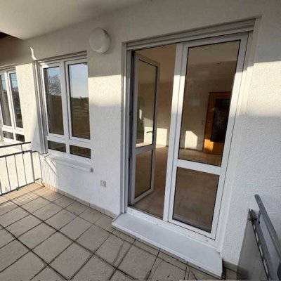 FREI FÜR EIGENNUTZER! Helle  2-Zi-WE  Sonnenbalkon/ Außenstellplatz/Bj. 1995!