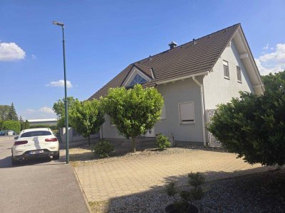 +LICHTDURCHFLUTETES EINFAMILIENHAUS IN PROTTES+ Grundstück 752m²+ 5 Zimmer+ Wohnessküche 45m²+Kamin+, Garage &amp; moderner Ausstattung!