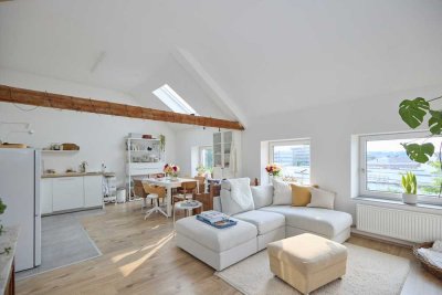 Charmante 3-Zimmer-Dachgeschosswohnung 
- Neubauqualität in denkmalgeschütztem Altbau!