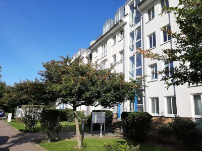 Wohnung mit zwei Zimmern, Balkon, Aufzug und Tiefgarage in Rostock