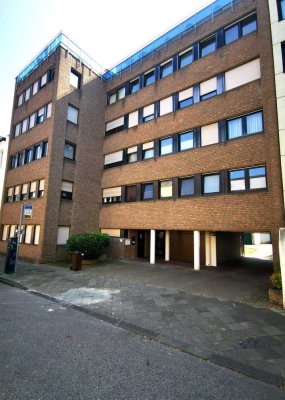 gepflegte 3 Zimmer Wohnung mit großem Balkon in zentraler Lage von Mönchengladbach und Garage