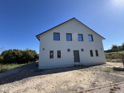 Attraktive 5-Zimmer-Doppelhaushälfte mit gehobener Innenausstattung und EBK in Dielheim