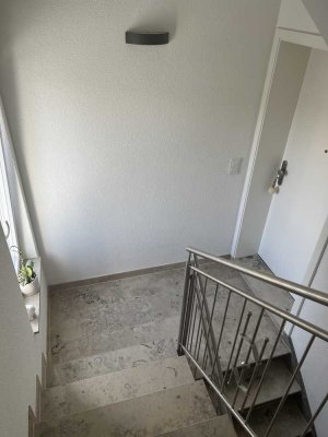 Ansprechende 3-Zimmer-Penthouse-Wohnung mit gehobener Innenausstattung mit EBK in Heusenstamm