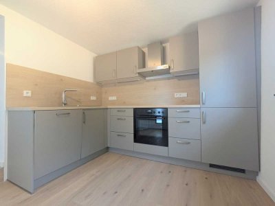 Sanierte Wohnung mit Einbauküche im gepflegten Altbau