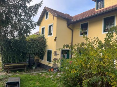 Haus mit Charme in idyllischer Lage- revovierungsbedürftig