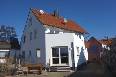 2 Familienhaus in TOP Lage mit 530 qm großem Grundstück und zusätzlicher Einliegerwohnung