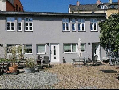 Einzigartiges 150 m² Loft im Vierseitenhof – Urbanes Leben trifft idyllische Freiheit!