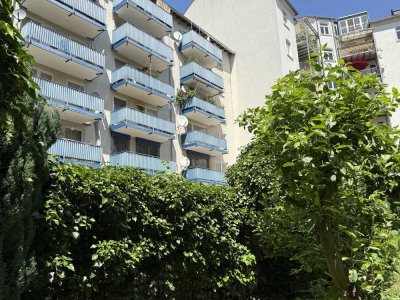 Helle 3-Zimmer-Wohnung mit Balkon  und Blick ins Grüne – zentrale Lage in Kassel