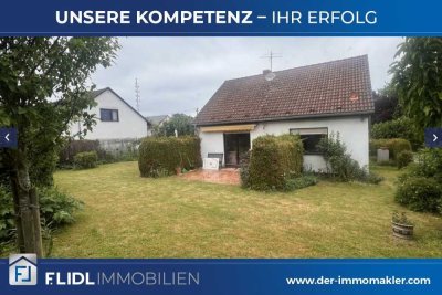 Sanierungsbedürftiges Fertighaus auf ca. 627 m² Grund