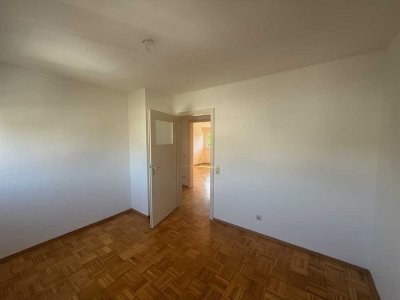 3,5 ZKB mit Einbauküche / Parkett / Lassallestr KA-Knielingen / ab 01.08.25