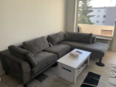 Geschmackvolle Wohnung mit zwei Zimmern sowie Balkon und EBK in Wiesbaden