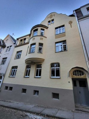 Super sanierte 4-Raum Dachgeschoss WE mit neuer Einbauküche