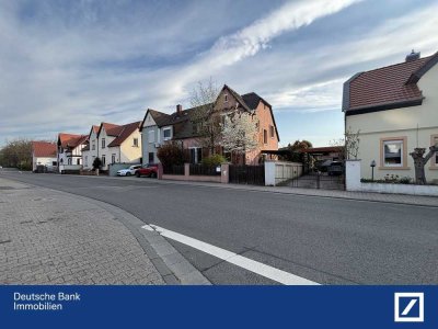 Viel Platz für Ihre Familie – Doppelhaushälfte mit Charakter, Garten und Ausbaupotenzial